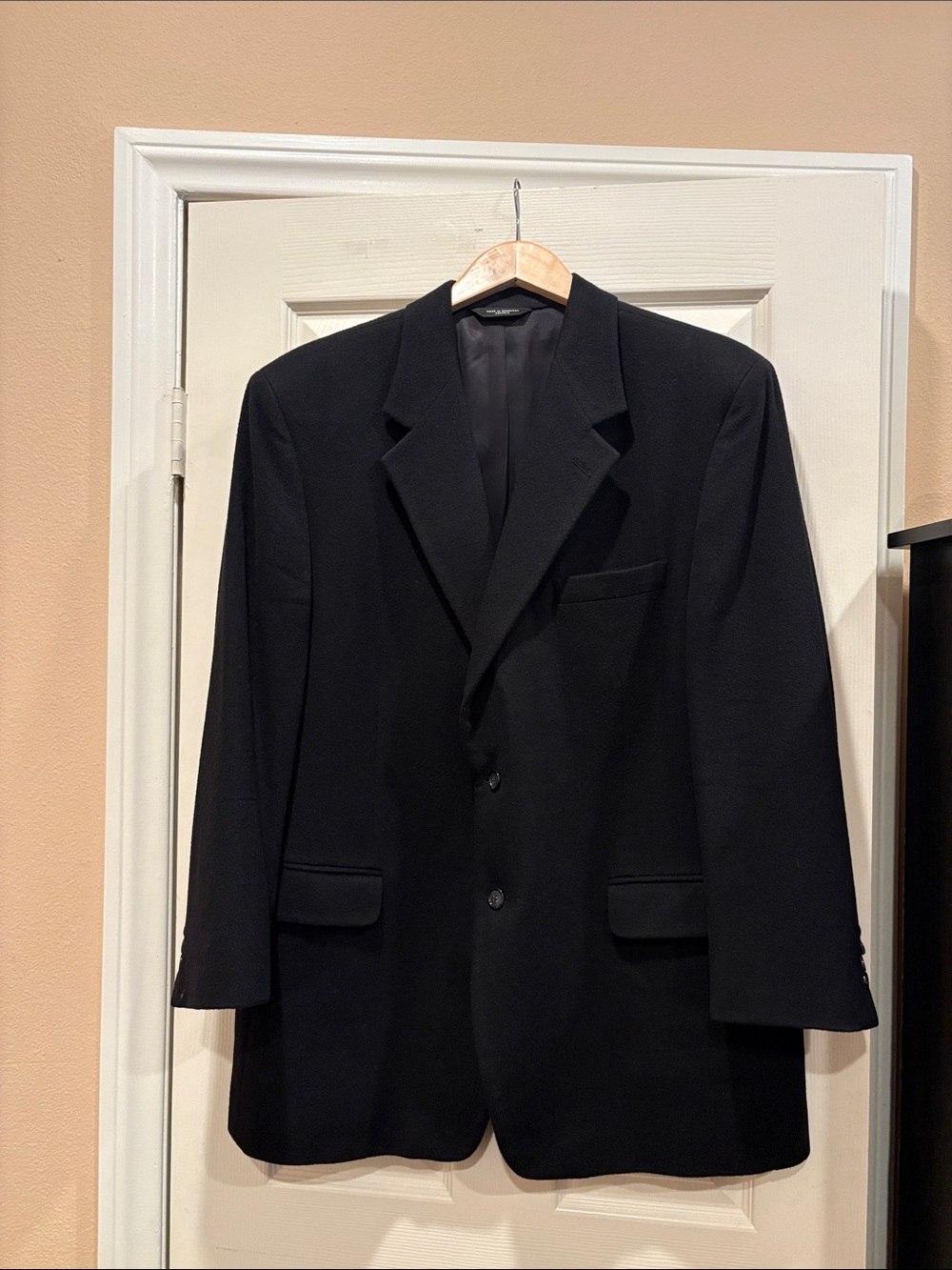 Vintage Joseph & Lyman Men's Black Cashmere Two-Button Blazer